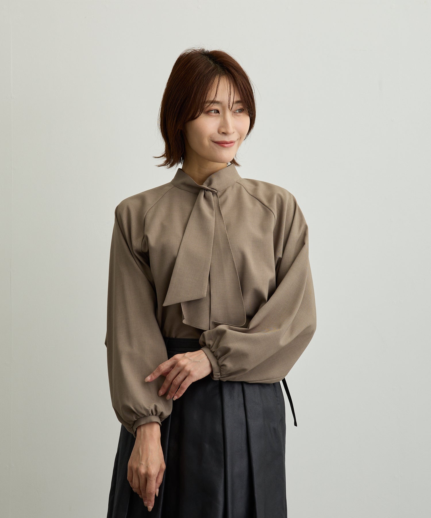 ラグランスリーブスカーフタイブラウス【日本製】 – Ifemelu