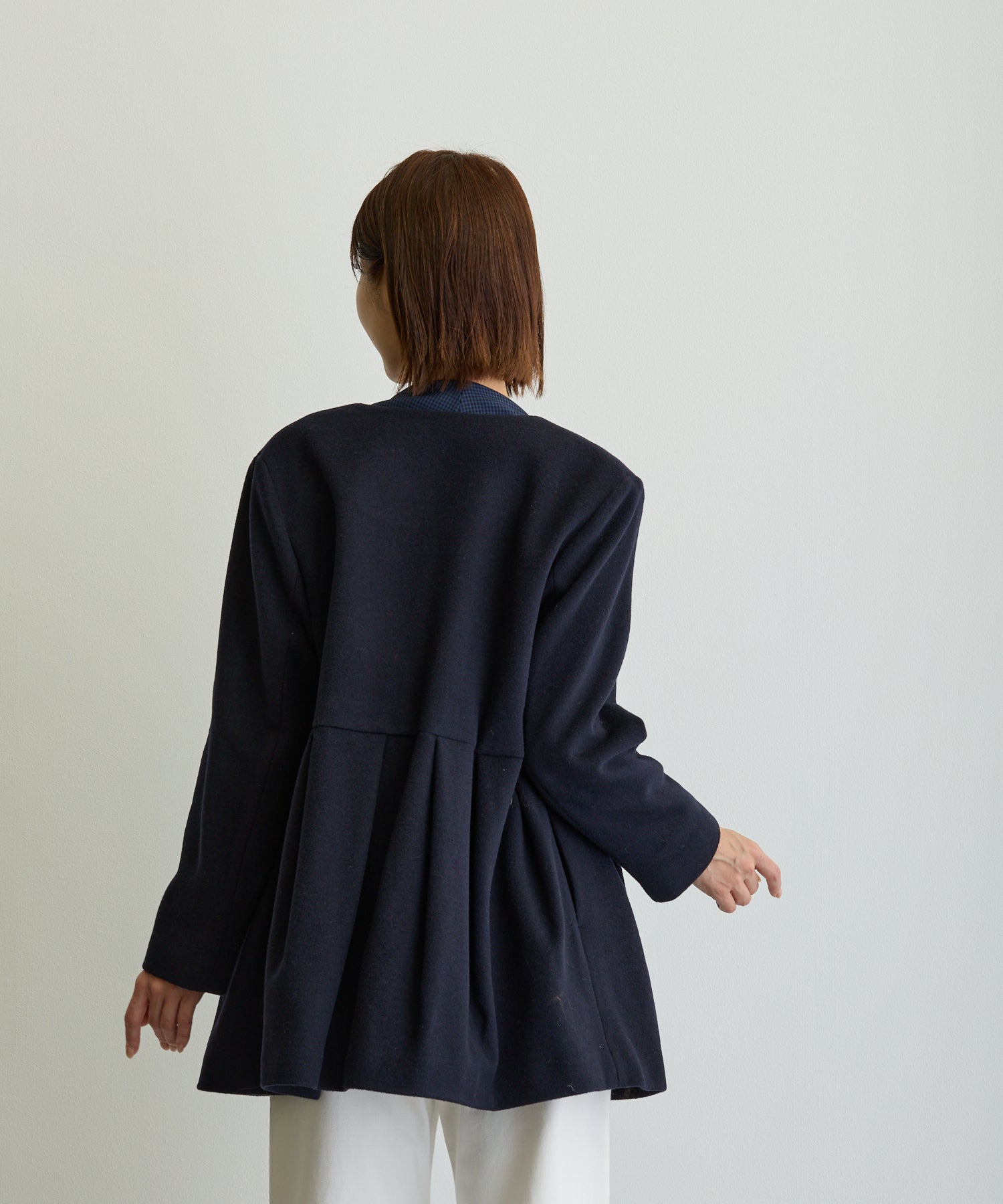 ペプラムノーカラーコート/ネイビー【日本製】 – Ifemelu