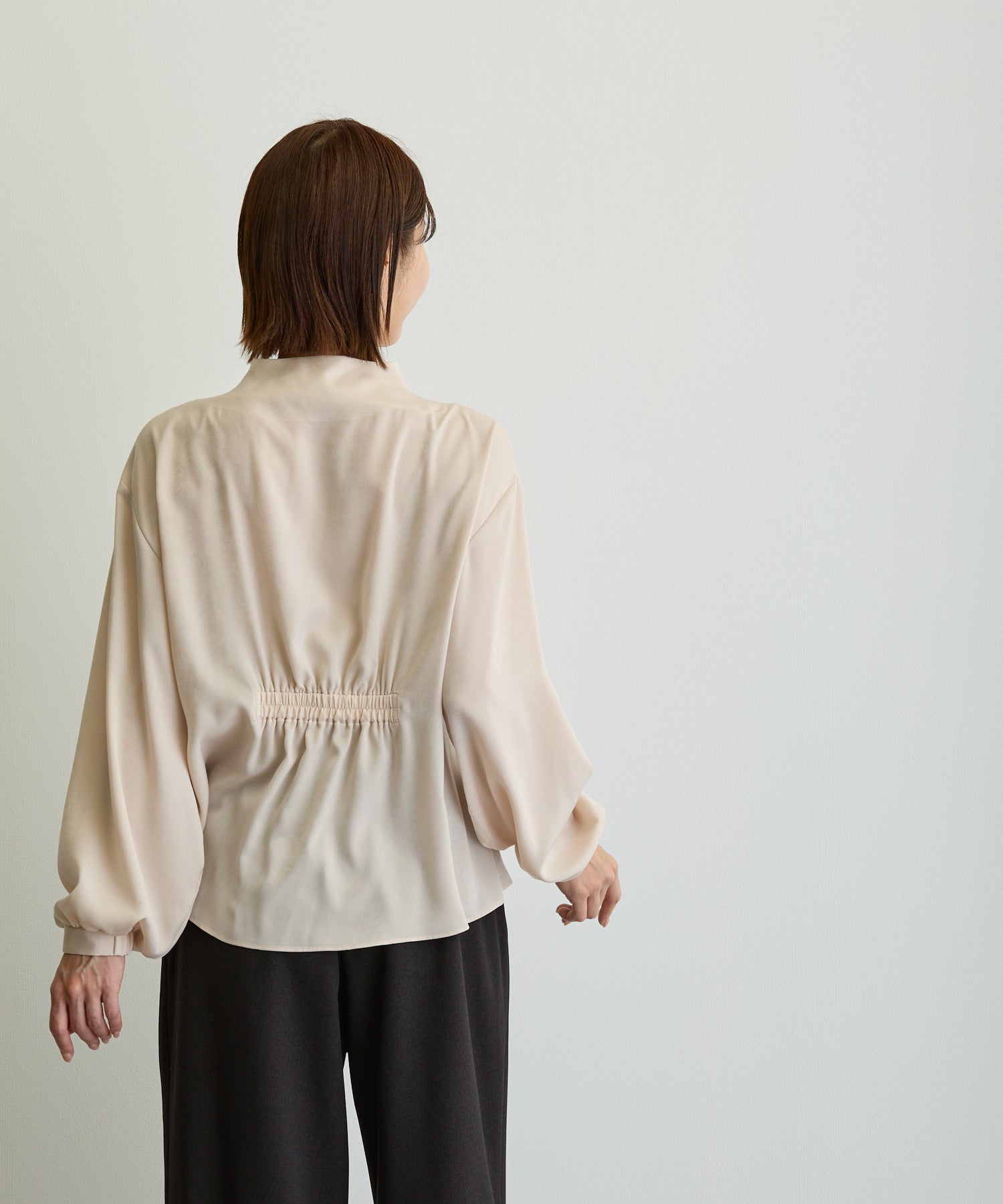 ウエストタックブラウス/ライトベージュ【日本製】 – Ifemelu