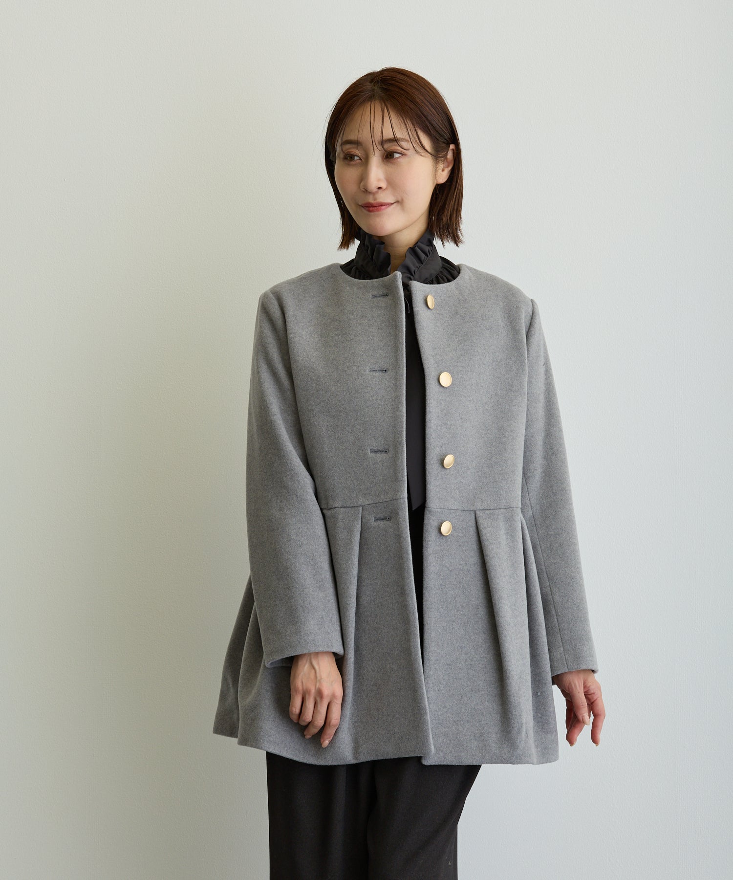 ペプラムノーカラーコート/トップグレー【日本製】 – Ifemelu