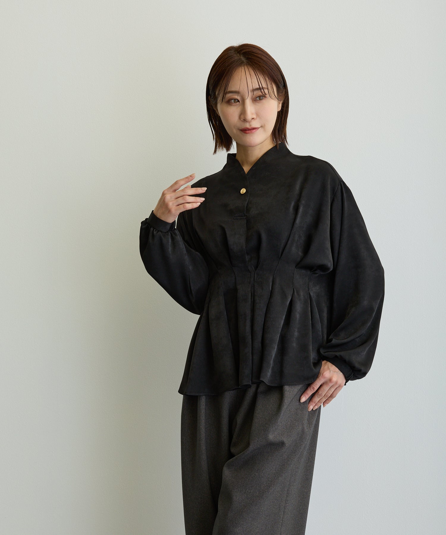 ウエストタックブラウス/ブラック【日本製】 – Ifemelu