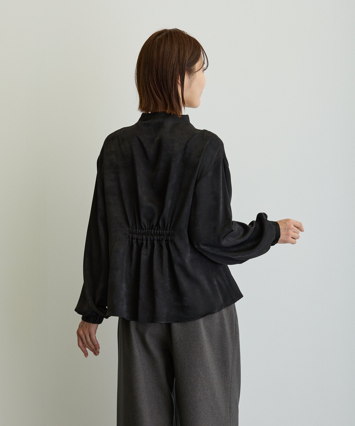 ウエストタックブラウス/ブラック【日本製】 – Ifemelu