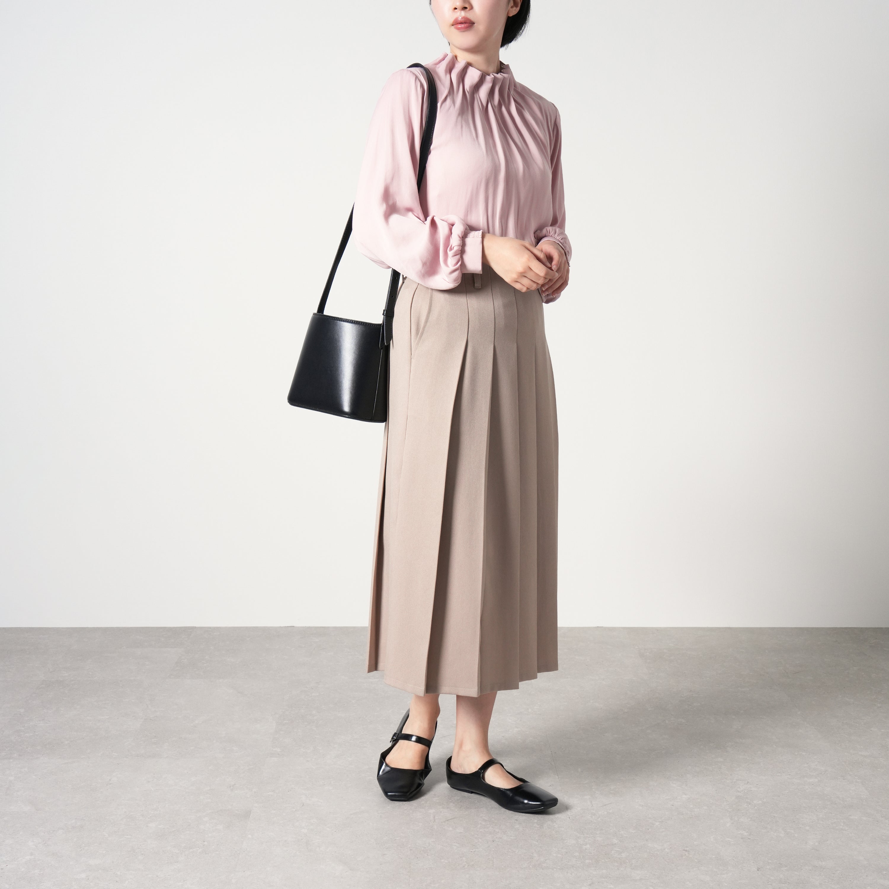 美品＊完売品＊Aimeine＊エメイン＊ウェーブデザインブラウス 楽天市場】(SALE50%OFF) emmi atelier エミ アトリエ