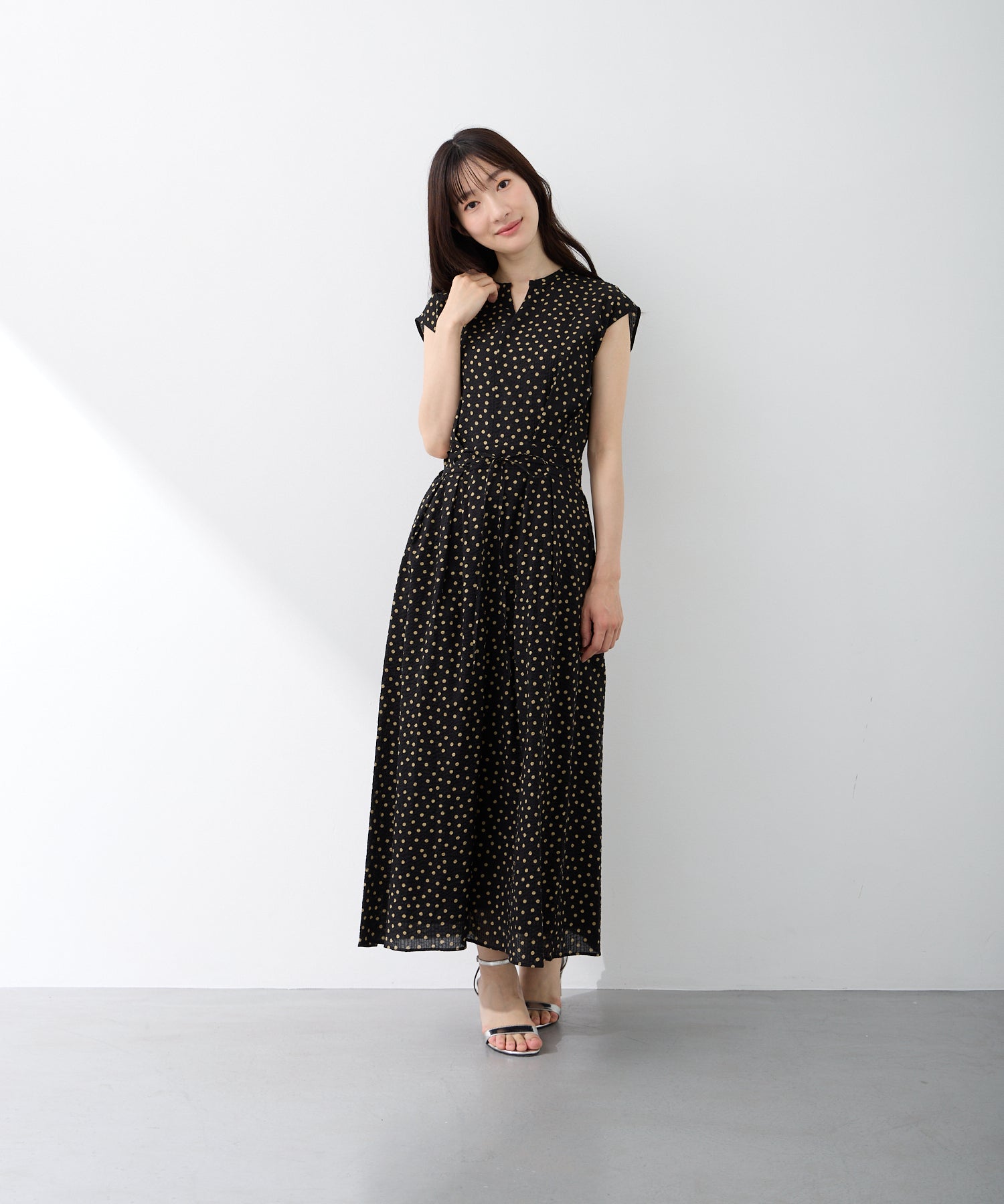 ワンピース　シルク１００% 日本製　アシンメトリー　Aライン　ベルト　美品 ワンピース シルク100% 日本製 アシンメトリー Aライン