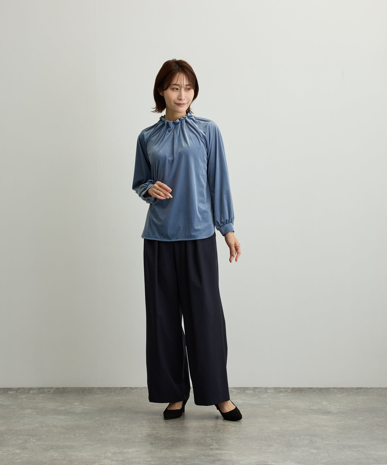 ベロアハイネックゴムギャザーブラウス【日本製】