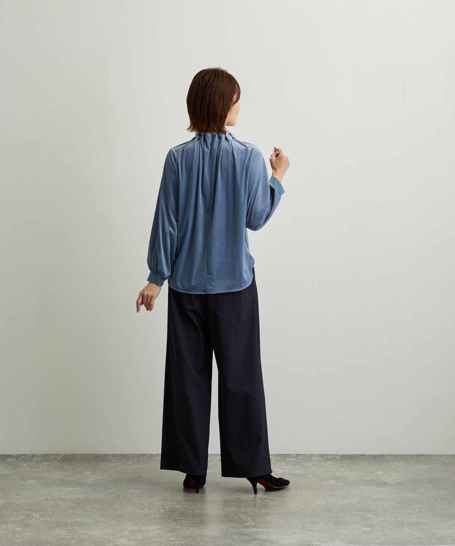 ベロアハイネックゴムギャザーブラウス【日本製】