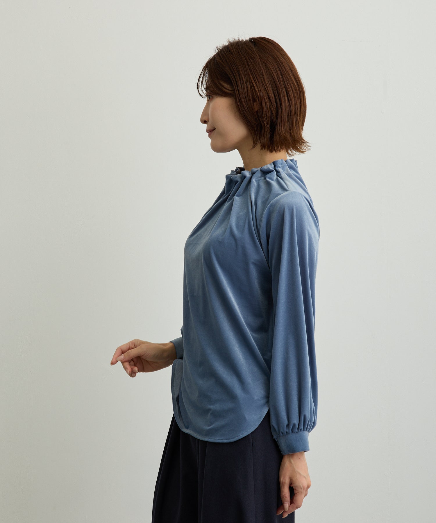 ベロアハイネックゴムギャザーブラウス【日本製】