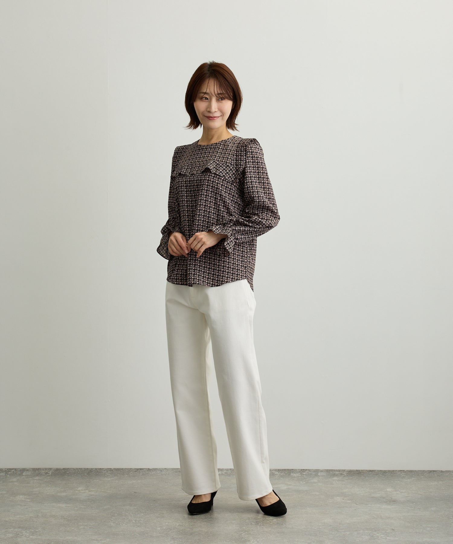 千鳥ツイード風プリントフリルブラウス【日本製】