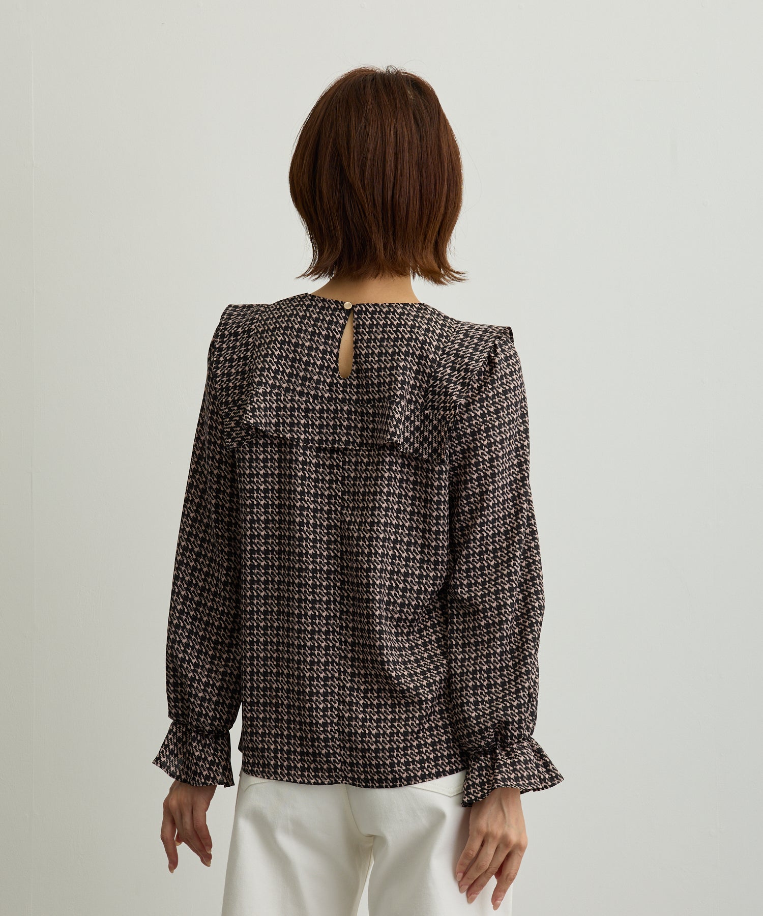 千鳥ツイード風プリントフリルブラウス【日本製】