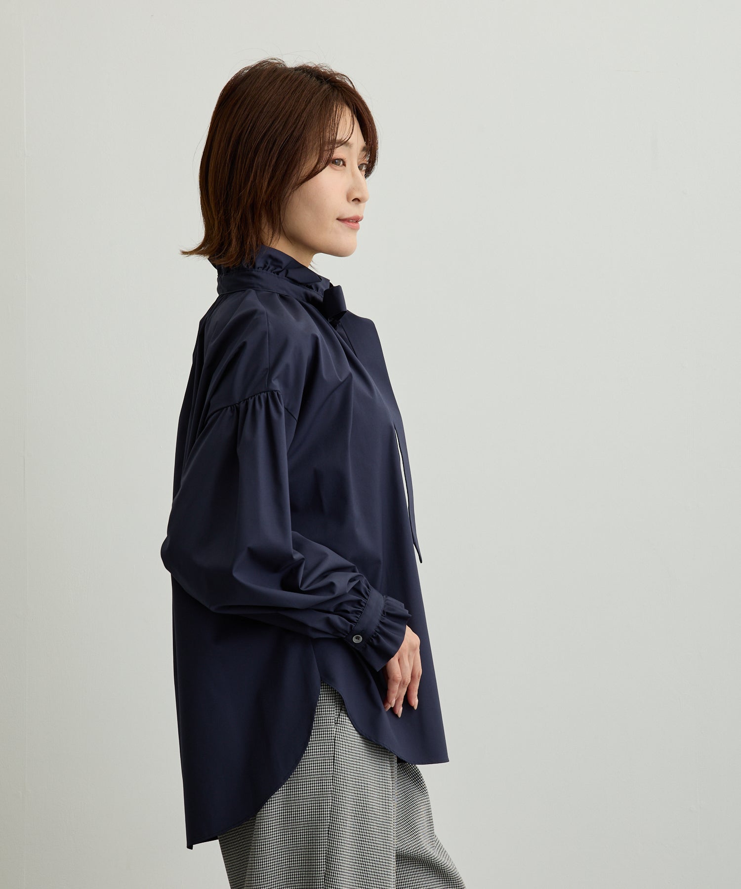 フリルネックリボンブラウス【日本製】 – Ifemelu/DoublefaceTokyo