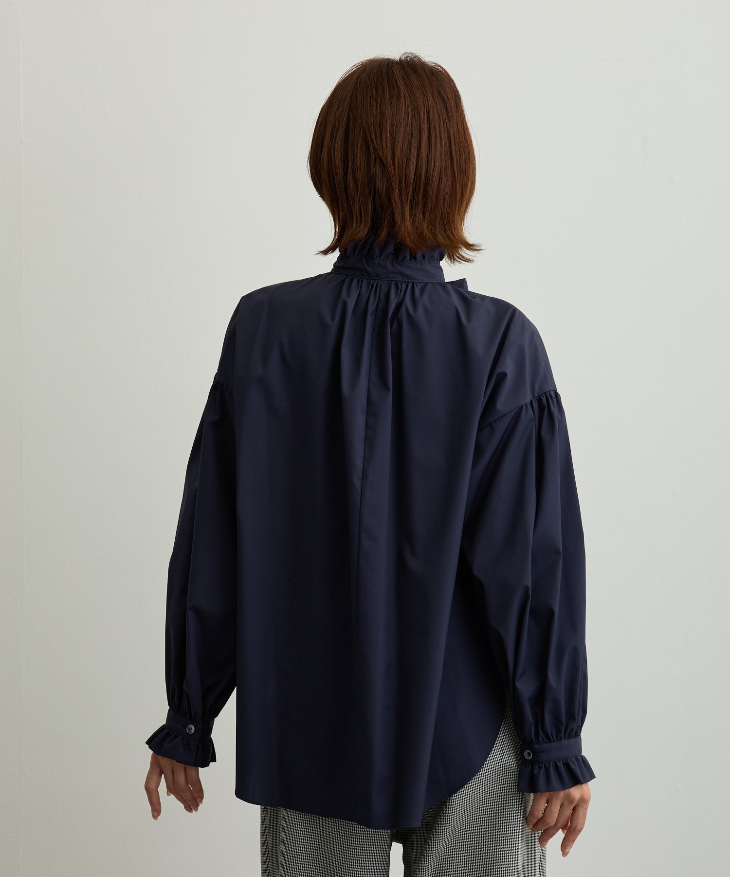 フリルネックリボンブラウス【日本製】