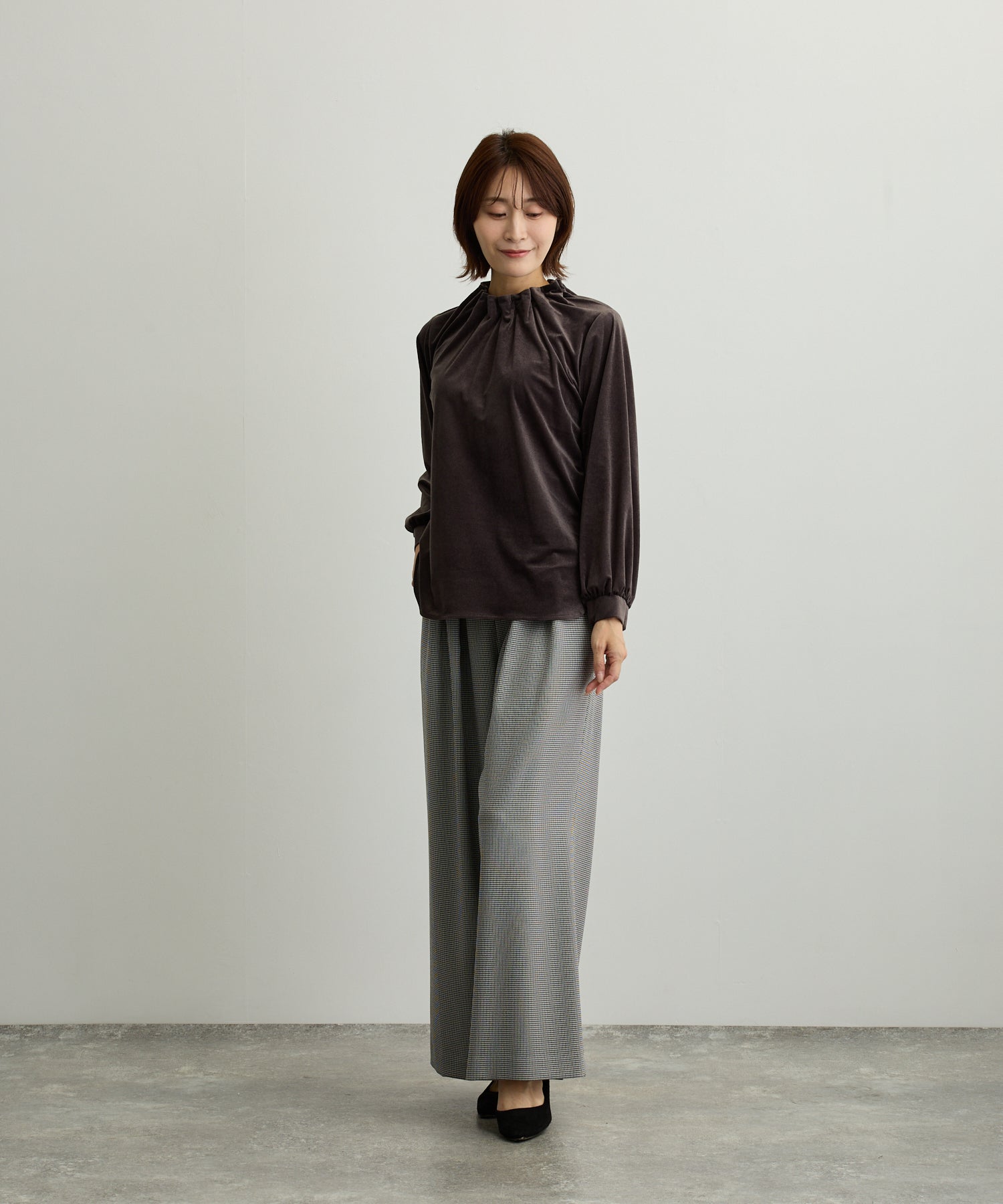 ベロアハイネックゴムギャザーブラウス【日本製】