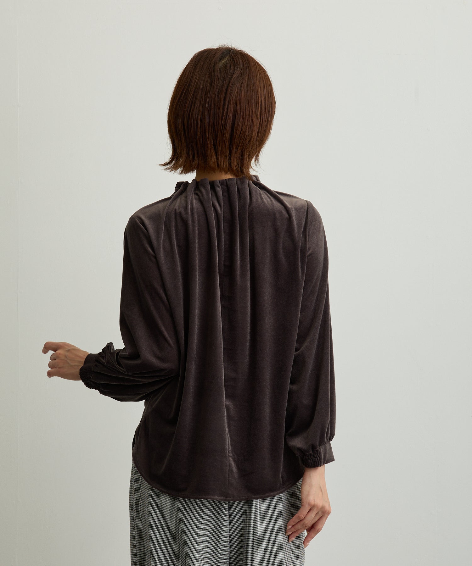 ベロアハイネックゴムギャザーブラウス【日本製】