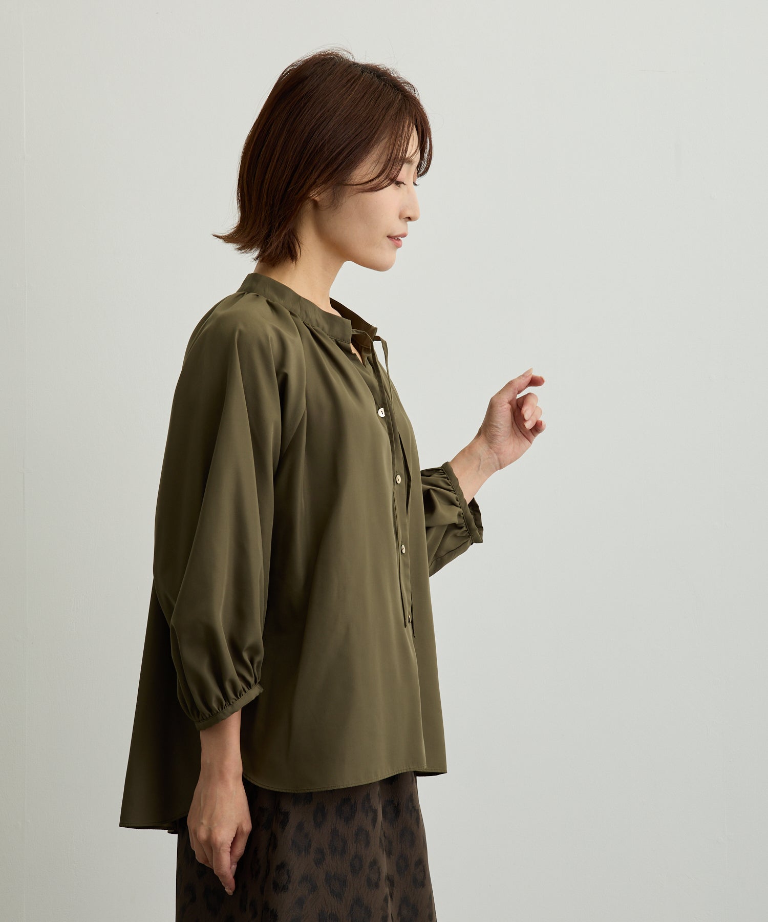 ラグランギャザーフロントリボンブラウス【日本製】