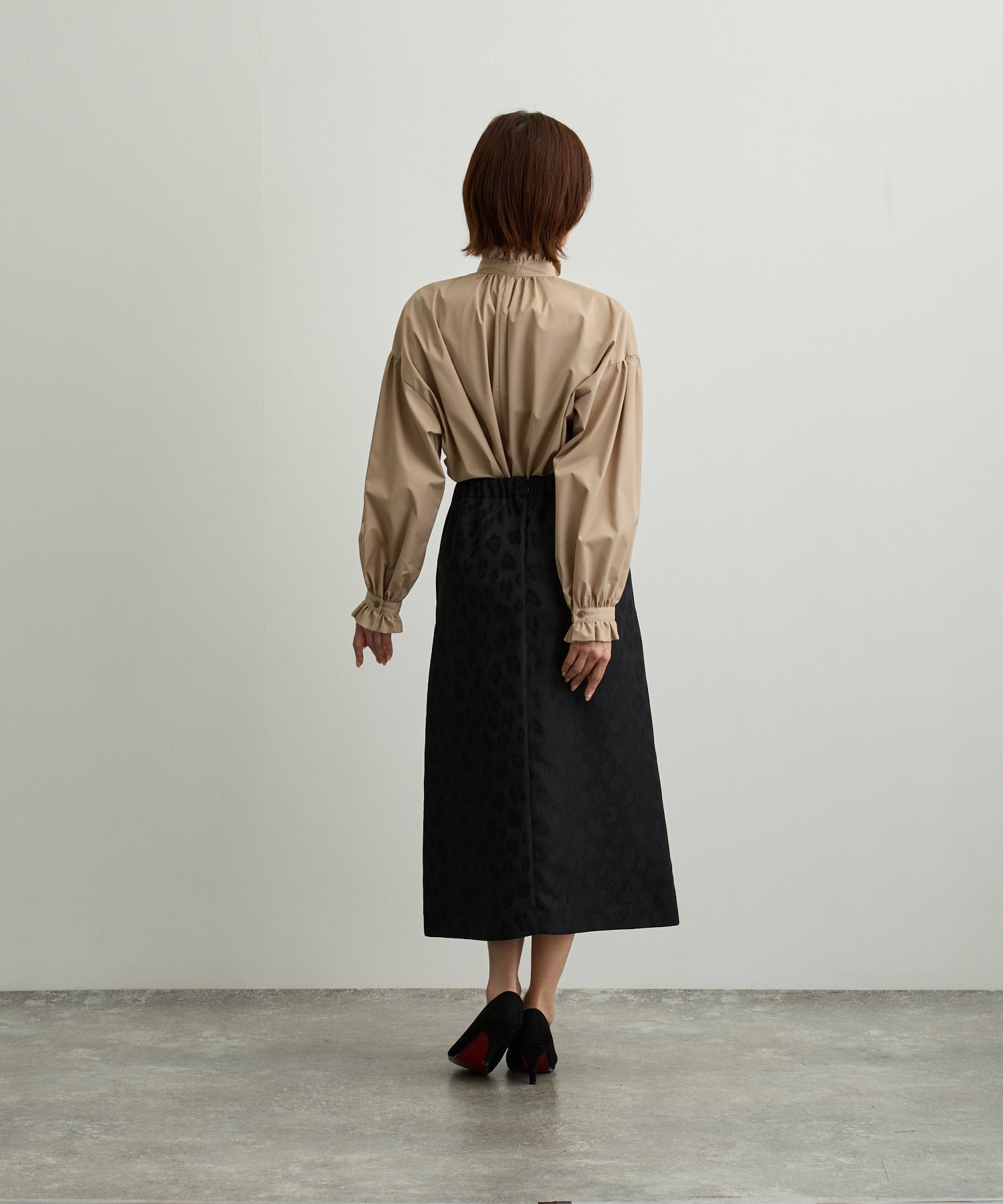 フリルネックリボンブラウス【日本製】