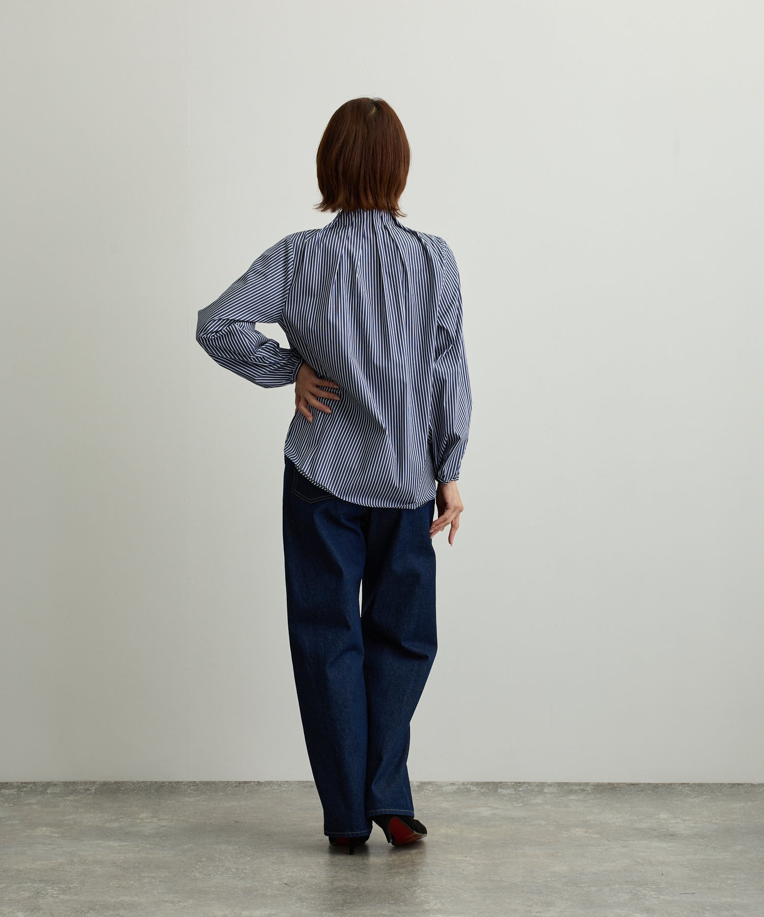 ハイネックタックリボンストライプブラウス【日本製】