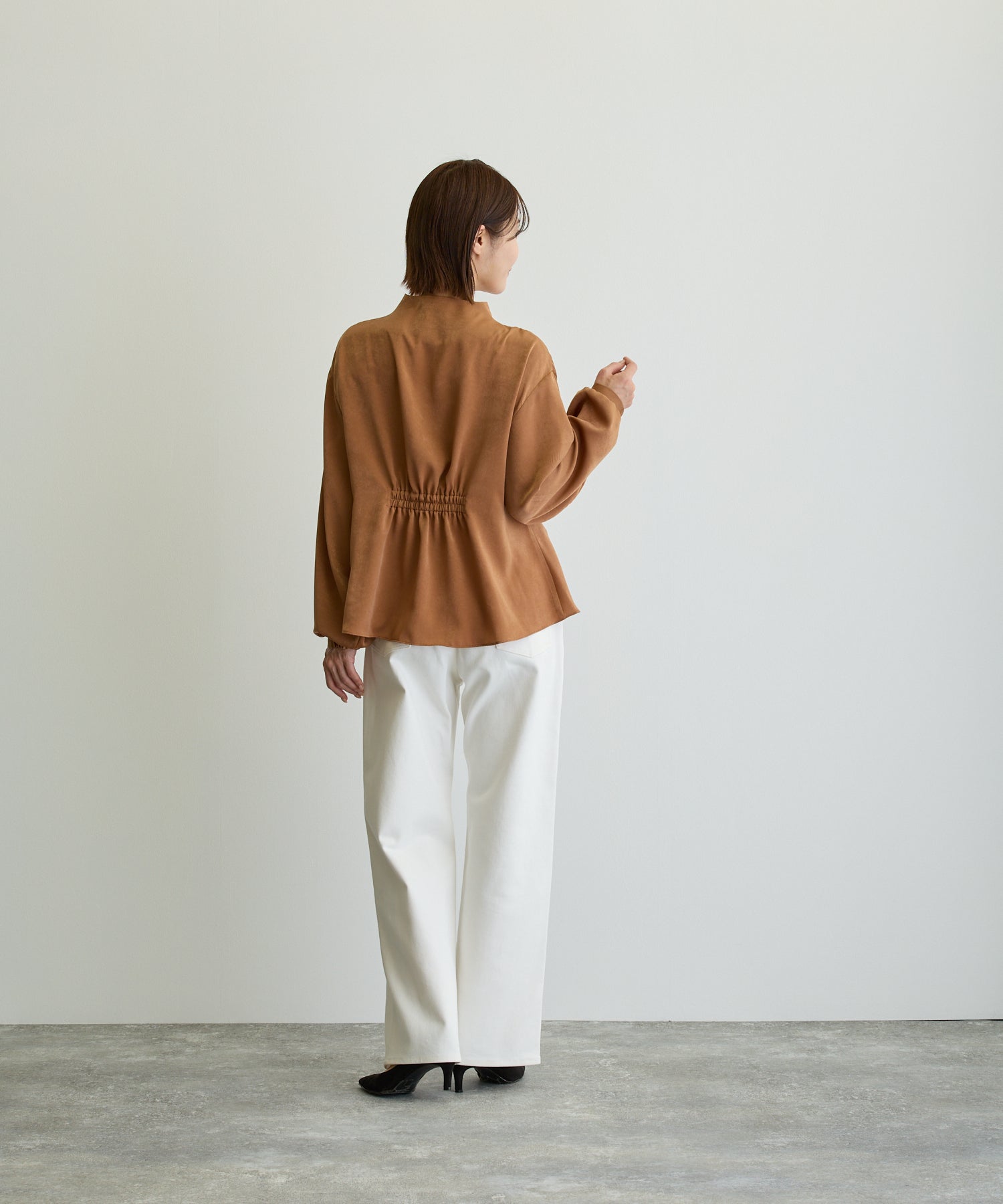 ウエストタックブラウス/キャメル【日本製】 – Ifemelu