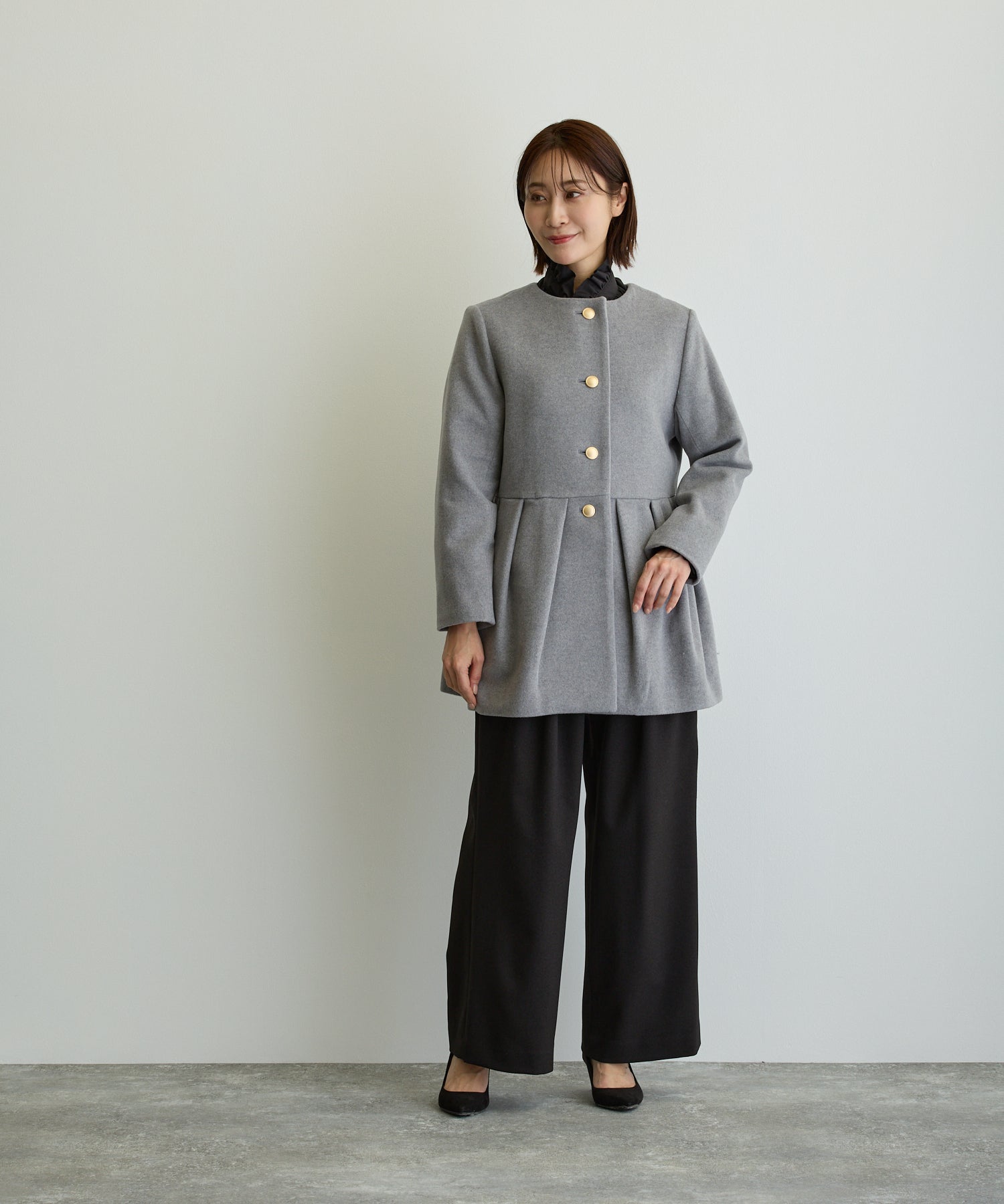 ペプラムノーカラーコート/トップグレー【日本製】 – Ifemelu