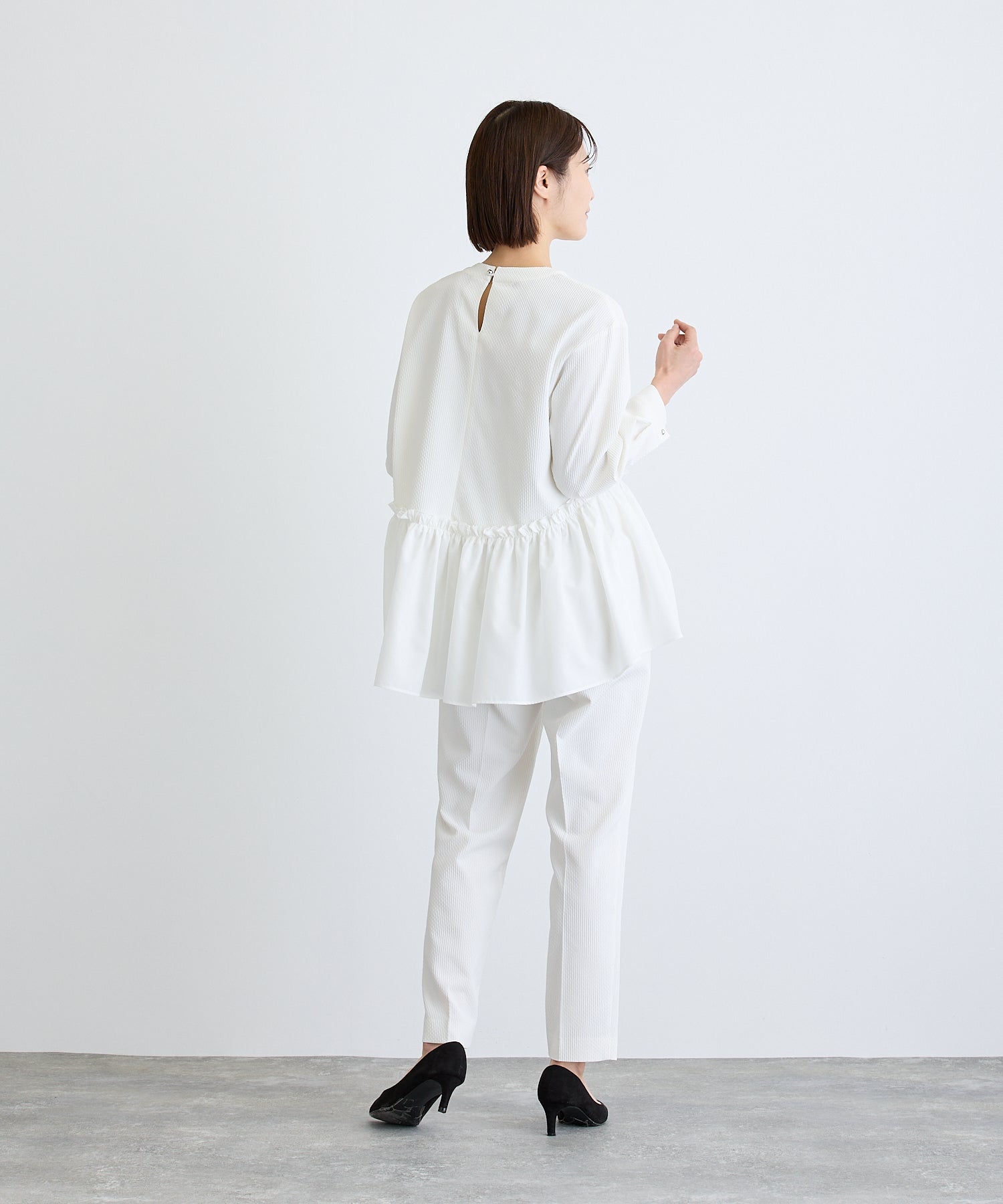 スリットテーパードパンツ/オフ【日本製】 – Ifemelu/DoublefaceTokyo スリットテーパードパンツ/オフ【日本製】 – Ifemelu/DoublefaceTokyo