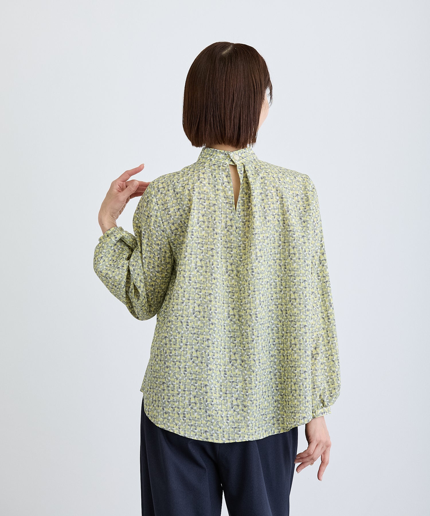 幾何柄スカーフタイ風ブラウス/イエロー系【日本製】