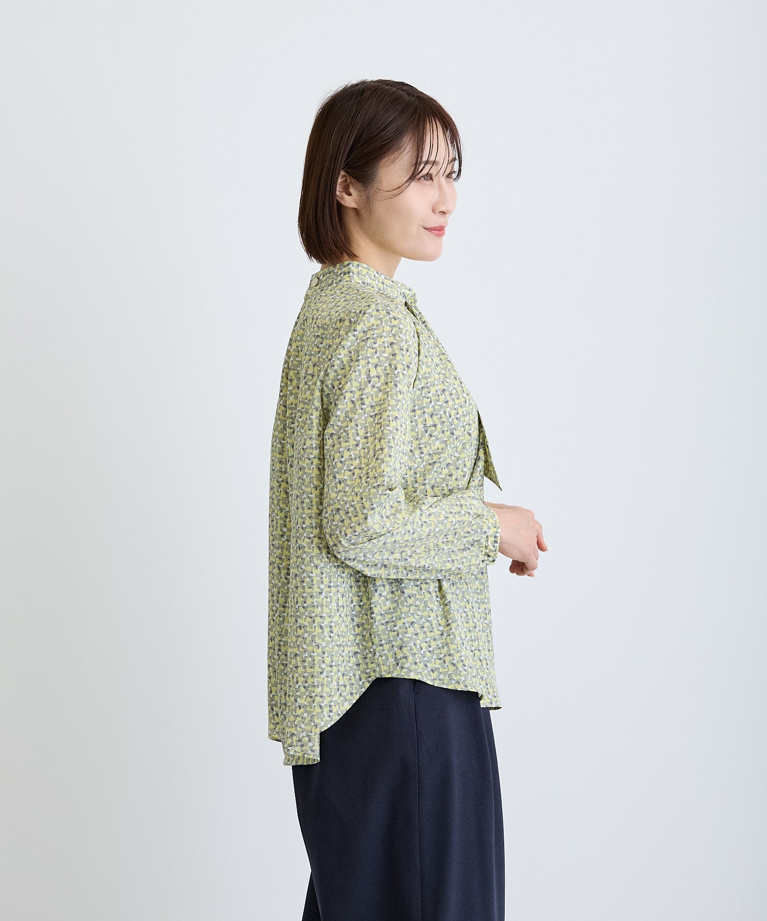 幾何柄スカーフタイ風ブラウス/イエロー系【日本製】