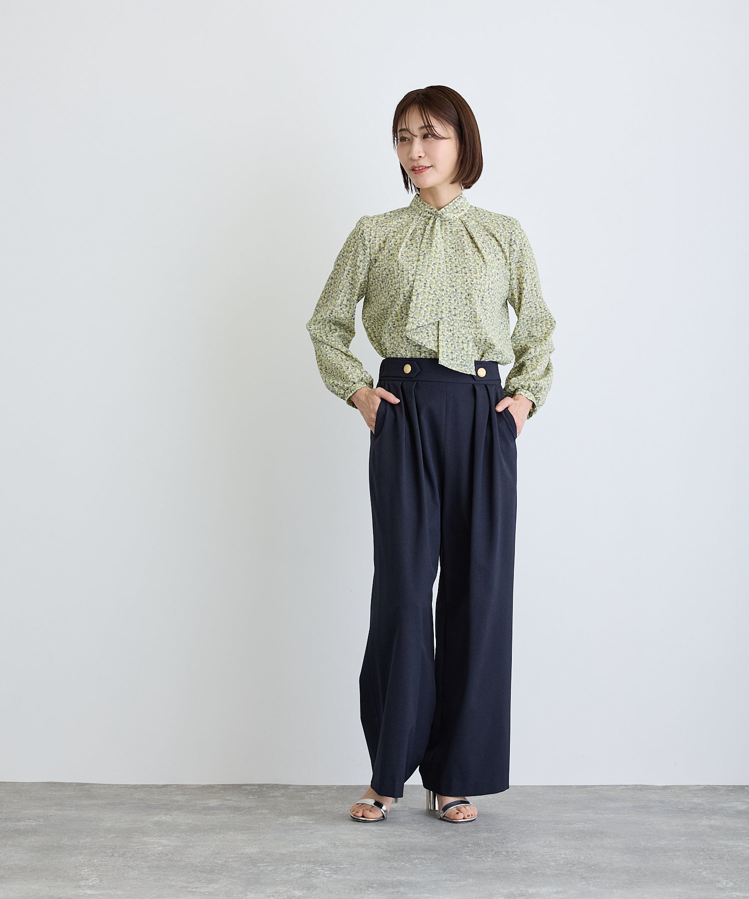 幾何柄スカーフタイ風ブラウス/イエロー系【日本製】